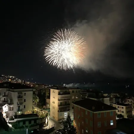 Vista Mare Con Ogni Comfort Varazze